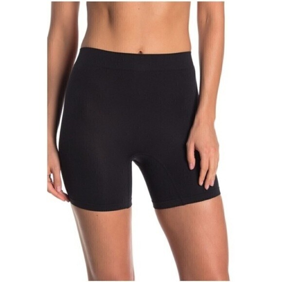 *2/$25* Yummie by Heather Thomson Shorts Seamless Slimming Small - Picture 1 of 2